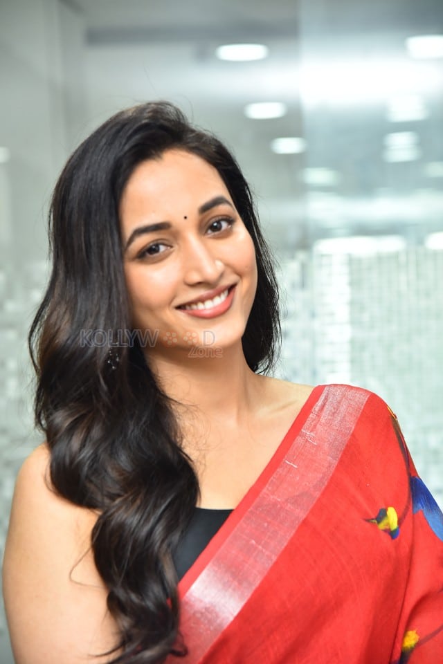 Heroine Srinidhi Shetty at Telusu Kada Movie Interview Photos 96