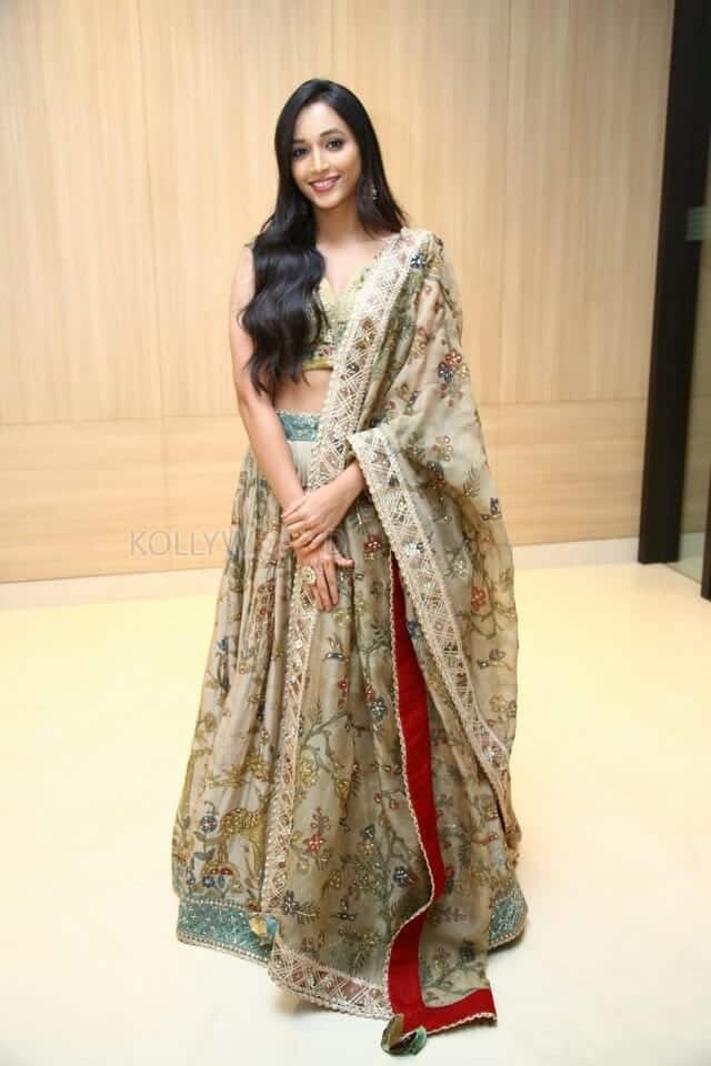 Srinidhi Shetty at KGF Chapter 2 Press Meet Pictures 07