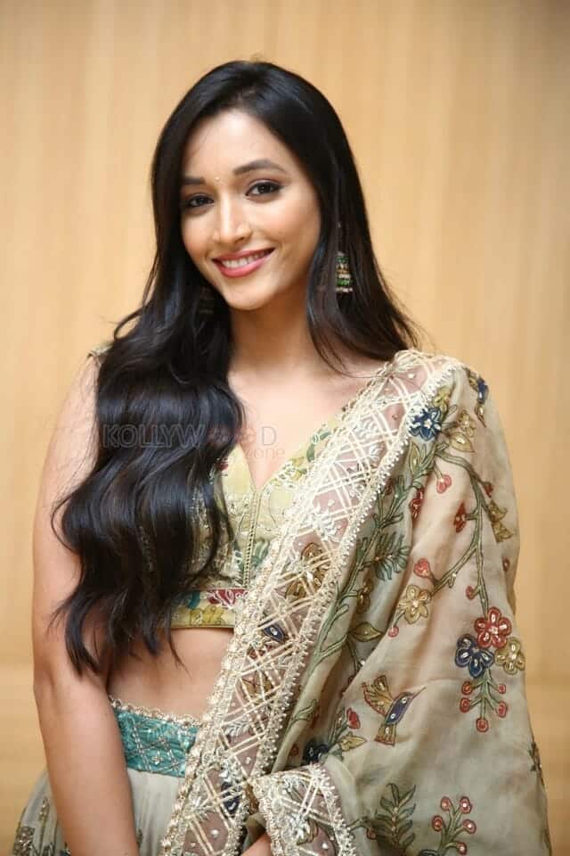 Srinidhi Shetty at KGF Chapter 2 Press Meet Pictures 09