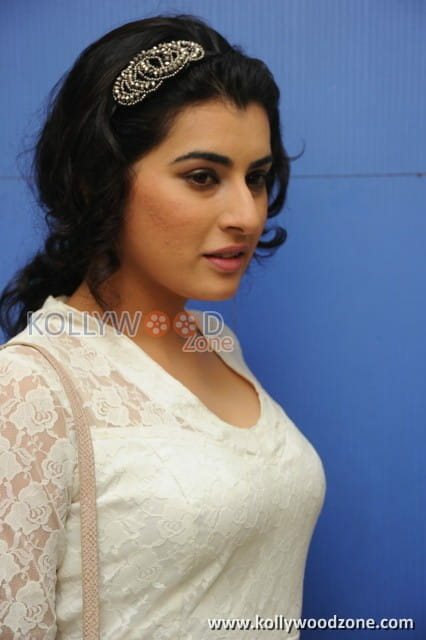 Actress Archana Pictures 01