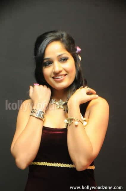 Actress Madhavi Latha Pictures 06