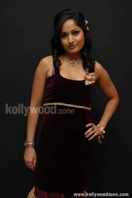 Actress Madhavi Latha Pictures 13