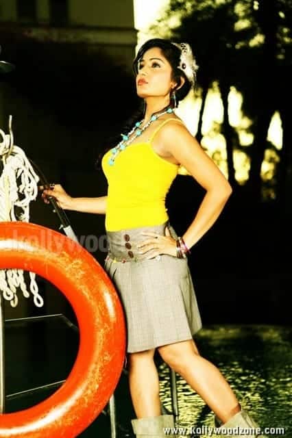Actress Madhavi Latha Sexy Pics 13