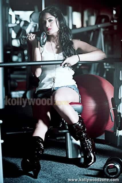 Actress Madhavi Latha Sexy Pics 20