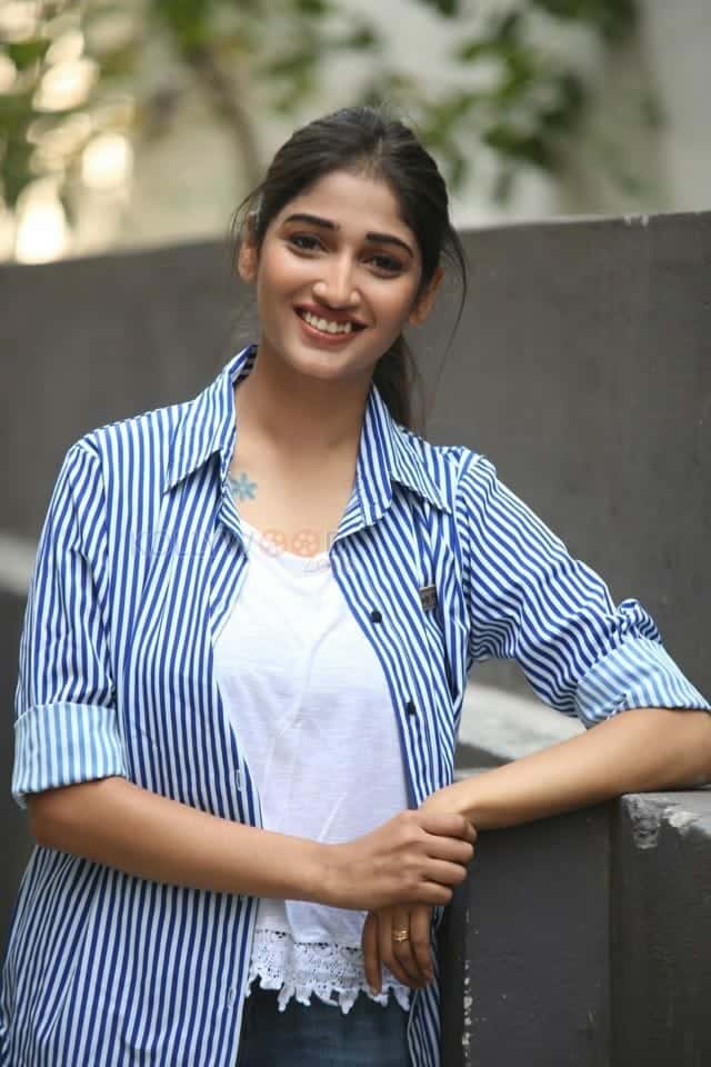 Actress Priya Vadlamani At Husaru Photos 02