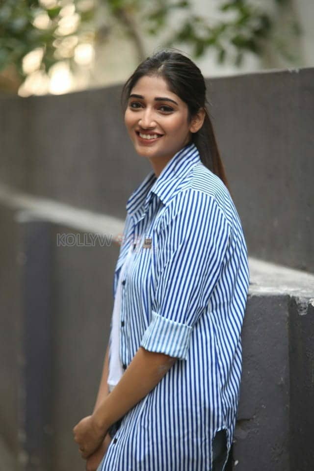 Actress Priya Vadlamani At Husaru Photos 03