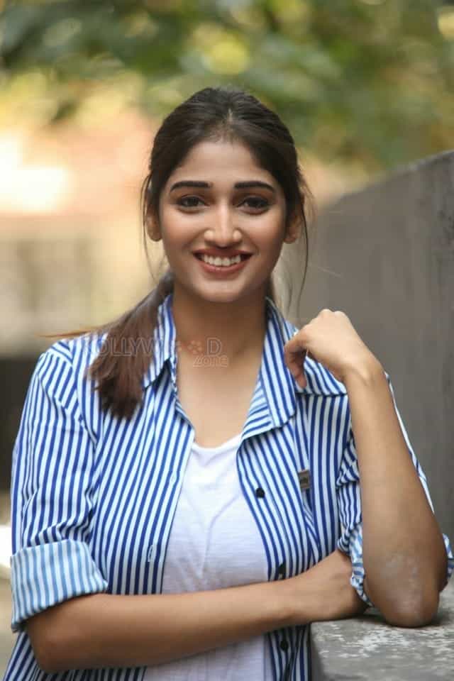 Actress Priya Vadlamani At Husaru Photos 05