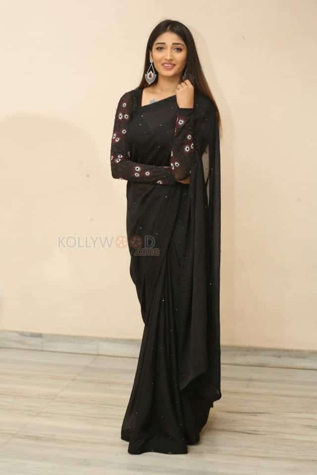 Actress Priya Vadlamani At Hushaaru Movie 50 Days Celebrations Photos 19
