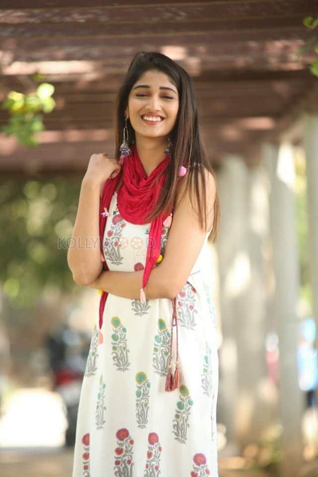 Actress Priya Vadlamani At Shubhalekha Lu Movie Press Meet Photos 06