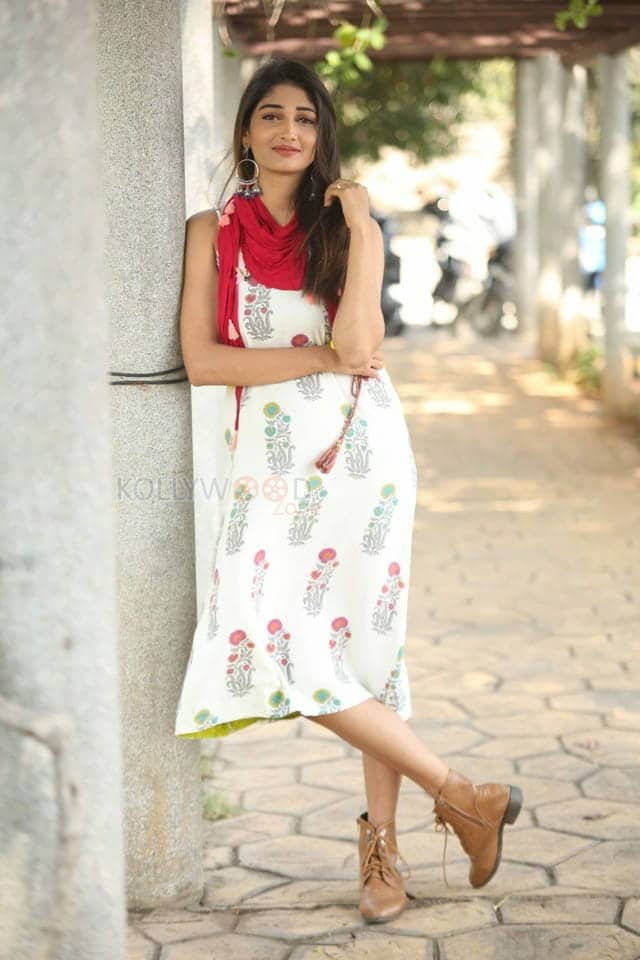 Actress Priya Vadlamani At Shubhalekha Lu Movie Press Meet Photos 14
