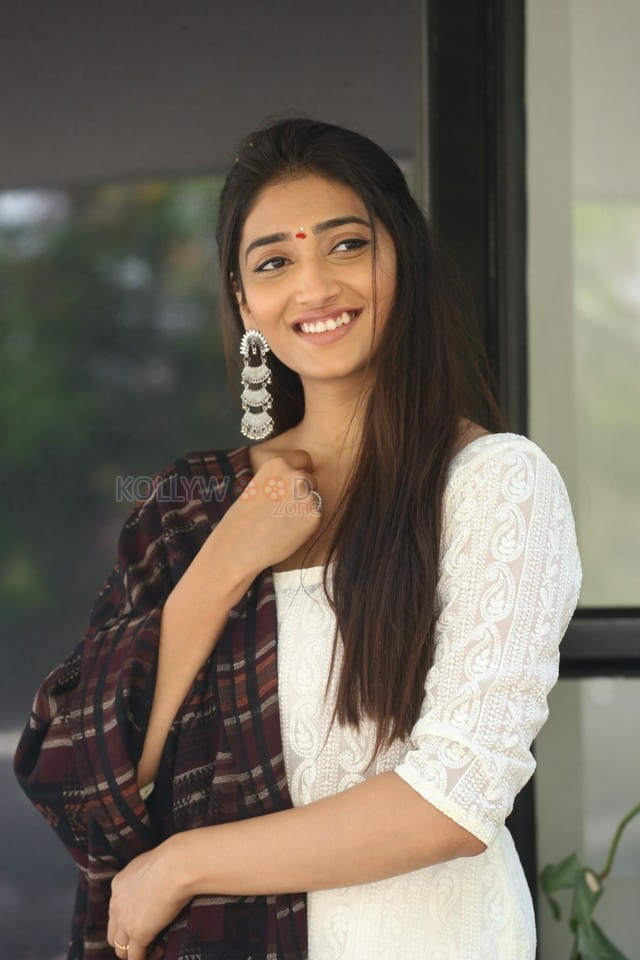 Actress Priya Vadlamani At Sumanth Ashwin S New Film Photos 02