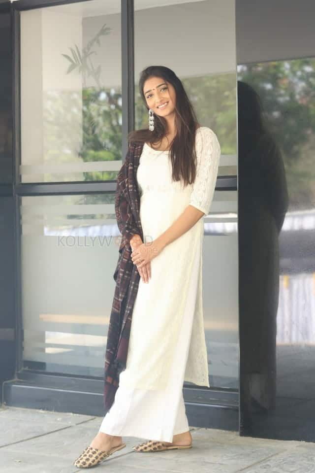 Actress Priya Vadlamani At Sumanth Ashwin S New Film Photos 07