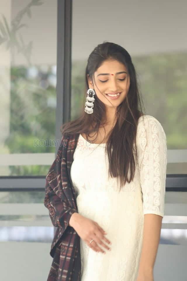 Actress Priya Vadlamani At Sumanth Ashwin S New Film Photos 08