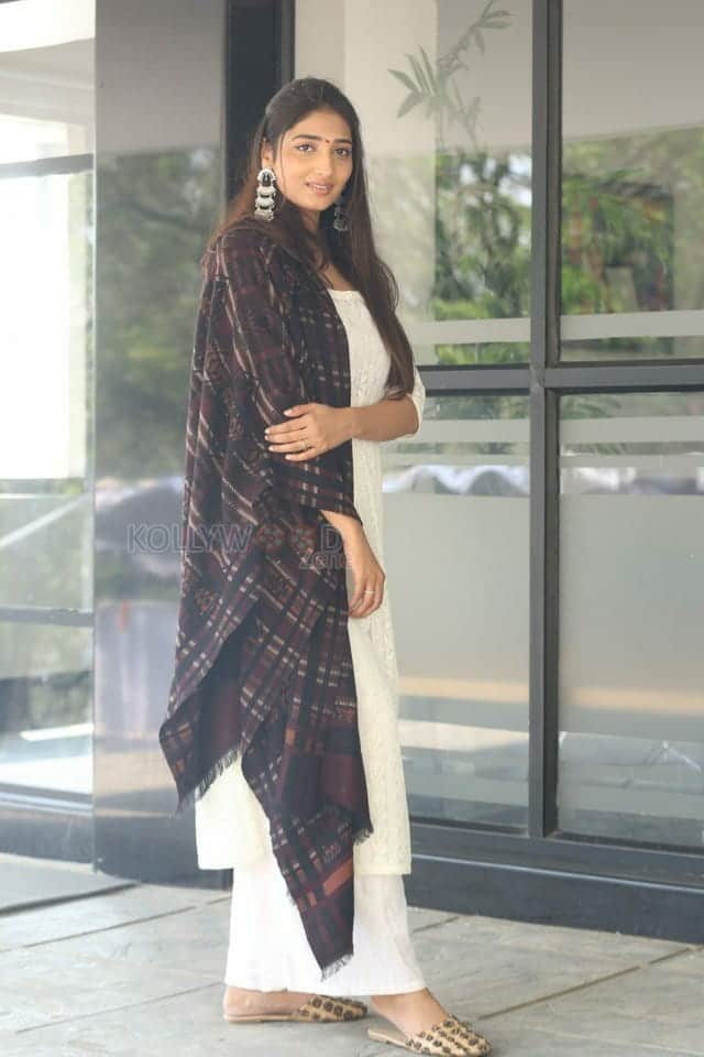 Actress Priya Vadlamani At Sumanth Ashwin S New Film Photos 23