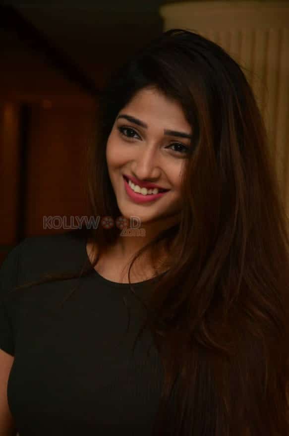 Actress Priya Vadlamani Pictures 09