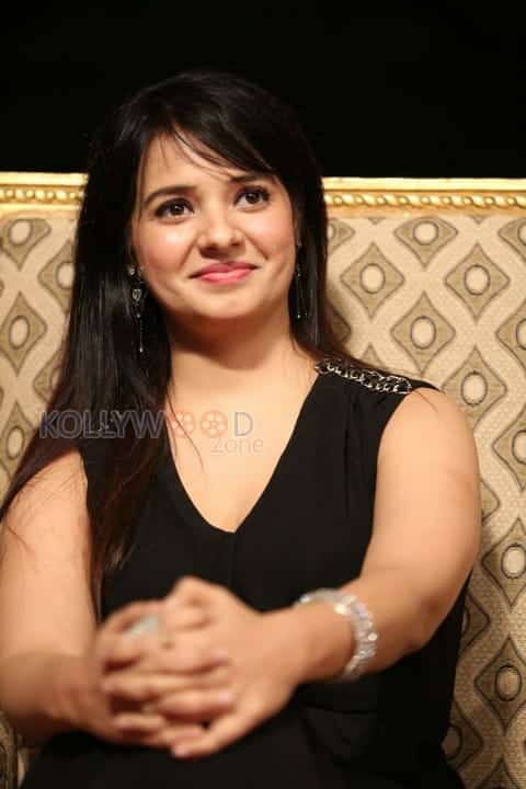 Actress Saloni At Gama Awards 2014 Photos 10