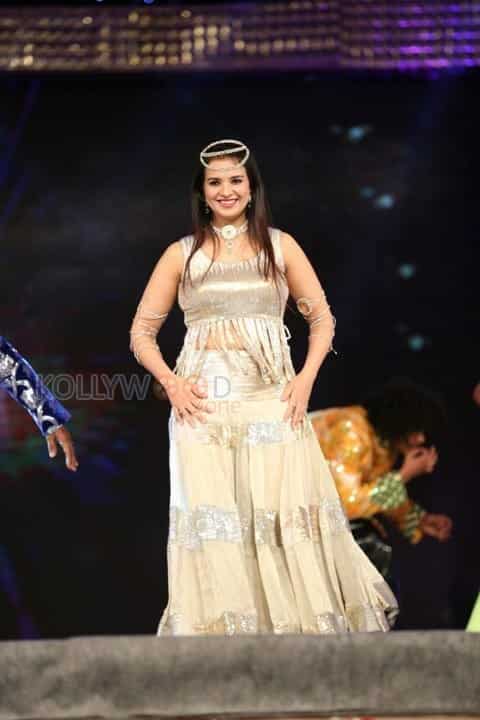 Actress Saloni At Gama Awards 2014 Photos 13