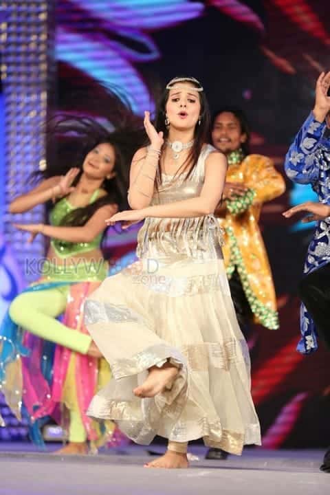 Actress Saloni At Gama Awards 2014 Photos 23