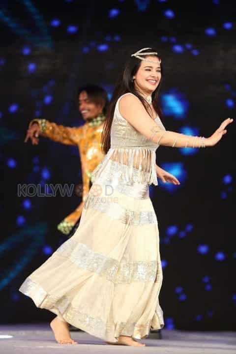 Actress Saloni At Gama Awards 2014 Photos 25