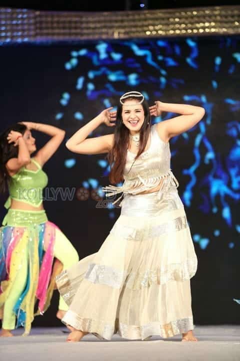 Actress Saloni At Gama Awards 2014 Photos 28