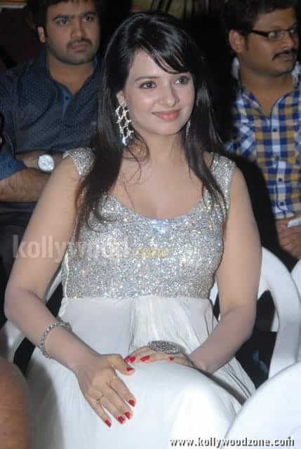 Actress Saloni Pics 01