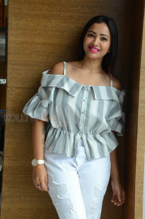 Actress Shweta Basu Prasad Photos 05