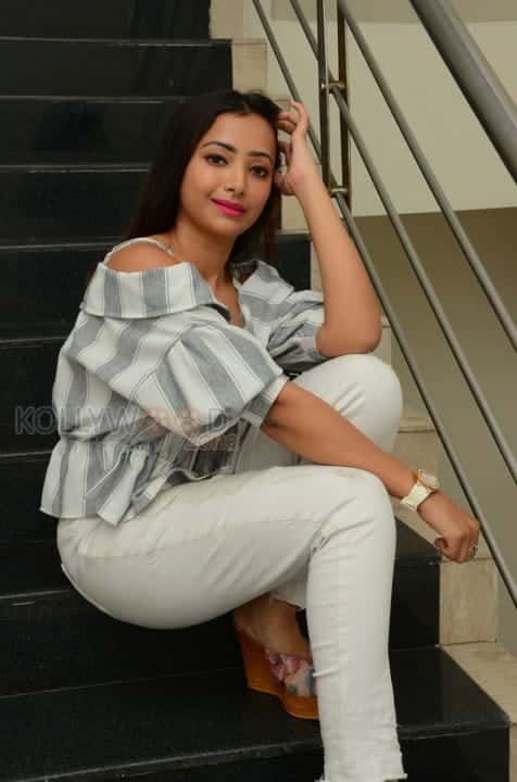 Actress Shweta Basu Prasad Photos 23