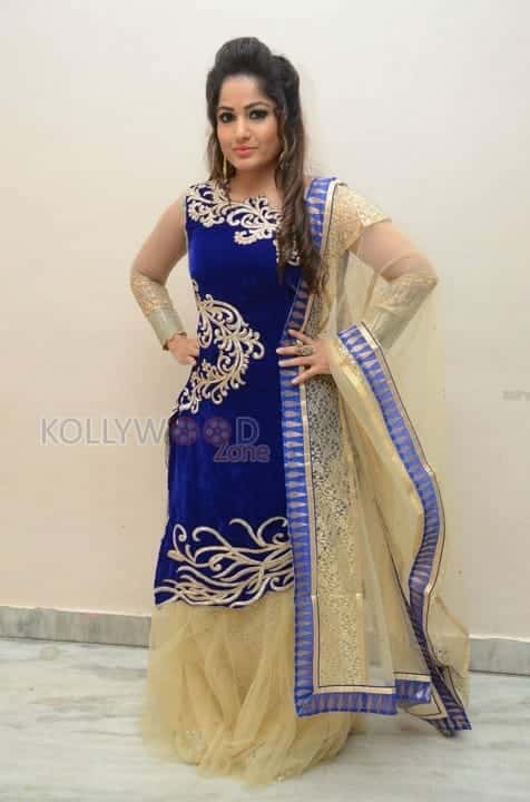 Madhavi Latha At Iddharam Audio Launch Photos 01