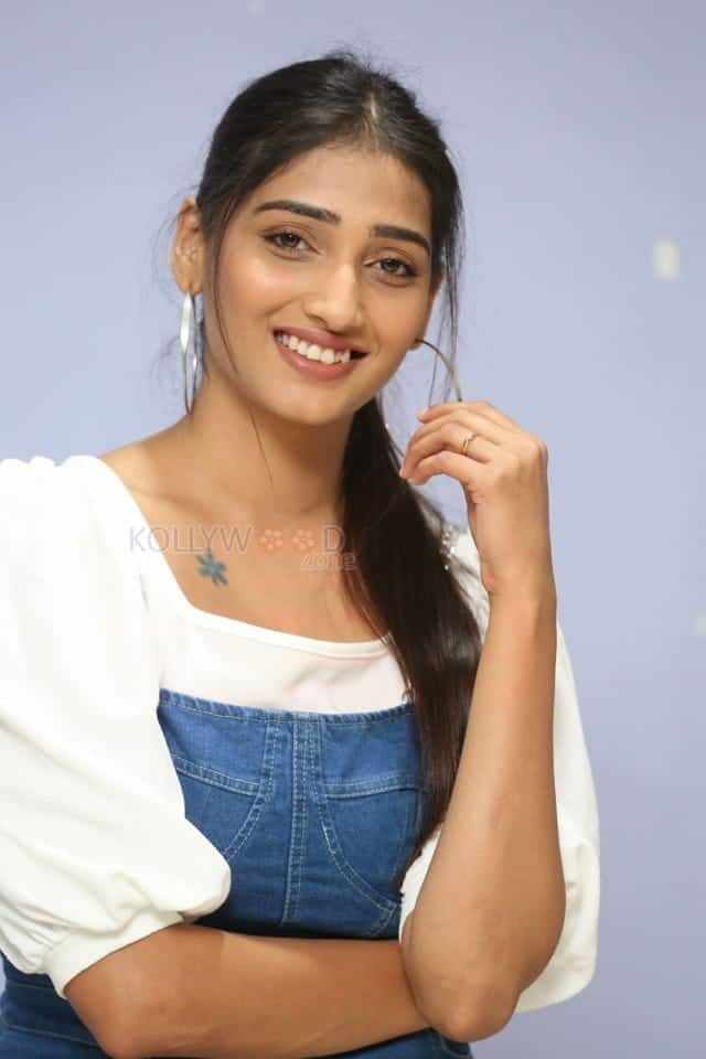 Priya Vadlamani At College Kumar Movie Teaser Launch Photos 01