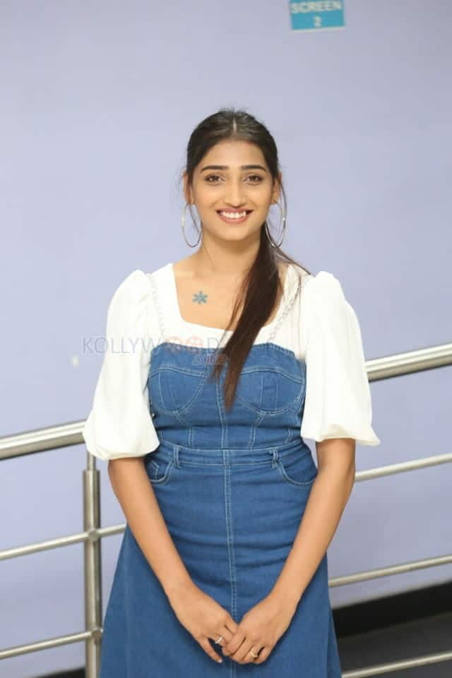 Priya Vadlamani At College Kumar Movie Teaser Launch Photos 05