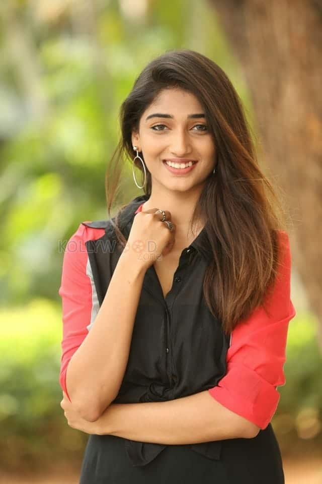 Priya Vadlamani At Husharu Press Meet Photos 14
