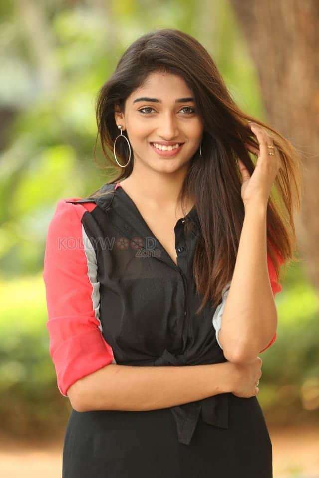 Priya Vadlamani At Husharu Press Meet Photos 16