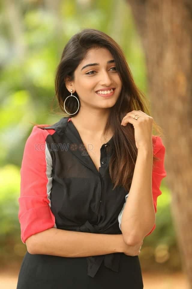 Priya Vadlamani At Husharu Press Meet Photos 17