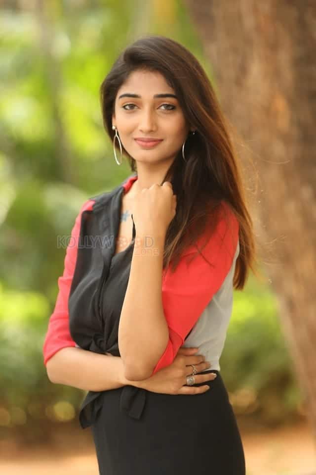 Priya Vadlamani At Husharu Press Meet Photos 21