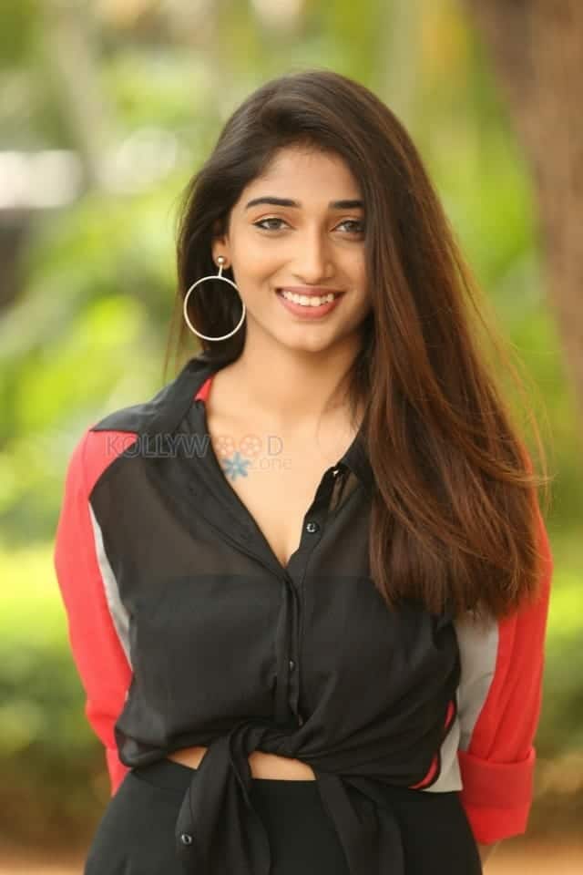 Priya Vadlamani At Husharu Press Meet Photos 22