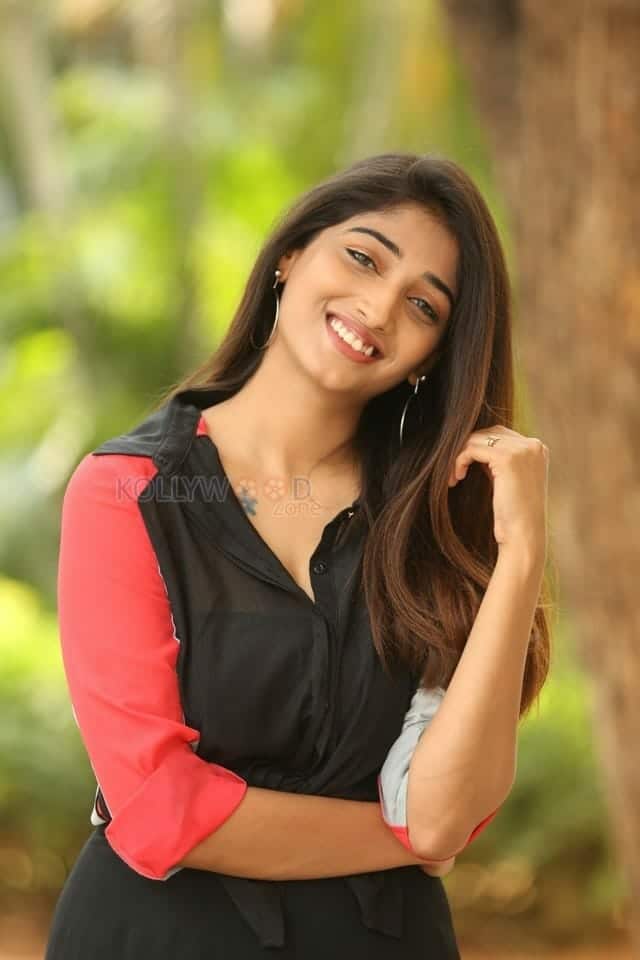 Priya Vadlamani At Husharu Press Meet Photos 24