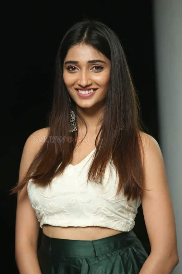 Priya Vadlamani At Shubhalekha Lu Pre Release Event Pictures 03