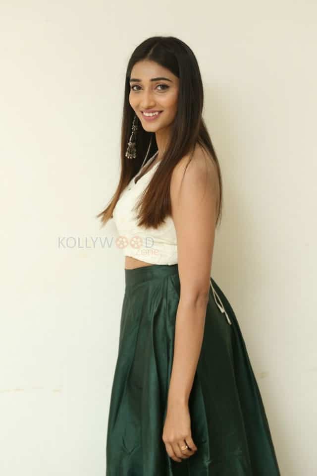 Priya Vadlamani At Shubhalekha Lu Pre Release Event Pictures 23