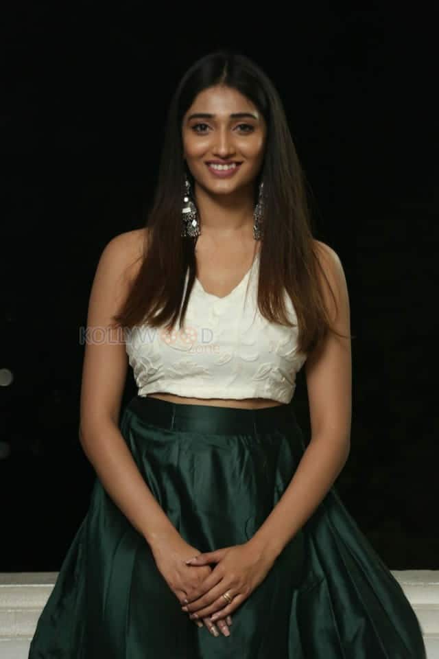 Priya Vadlamani At Shubhalekha Lu Pre Release Event Pictures 27