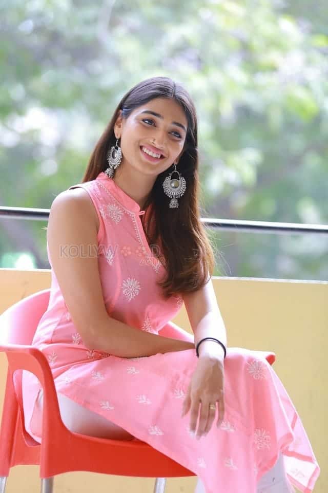 Priya Vadlamani At Shubhalekha Lu Press Meet Pictures 07