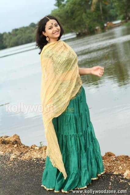 Swetha Basu Prasad Chandamama Movie Heroine Stills 10
