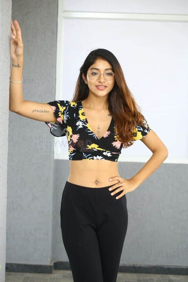 Actress Meher Chahal at 7 Days 6 Nights Movie Interview Pictures 30