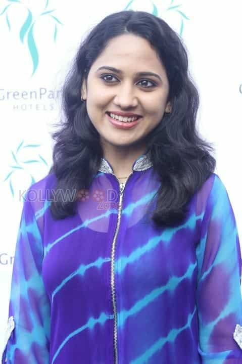 Actress Mia George At Green Park Cake Mixing Event Photos 02