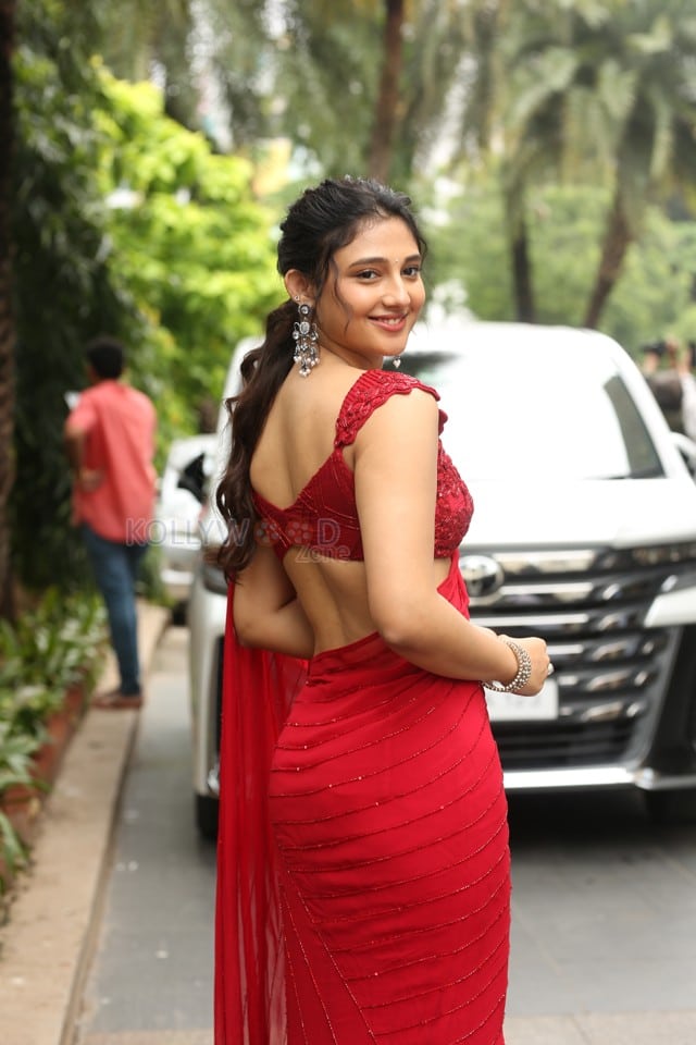 Actress Ritika Nayak at Mirai Movie Success Meet Pictures 10