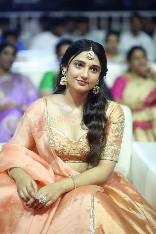 Actress Ritika Nayak at Mirai Pre release Event Photos 06