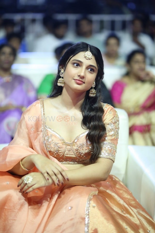 Actress Ritika Nayak at Mirai Pre release Event Photos 07