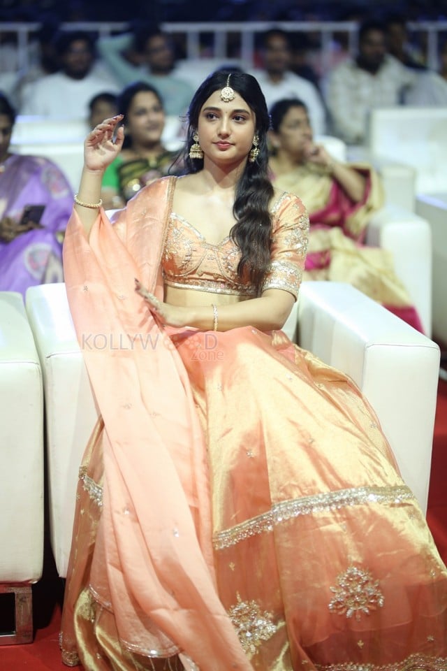 Actress Ritika Nayak at Mirai Pre release Event Photos 08
