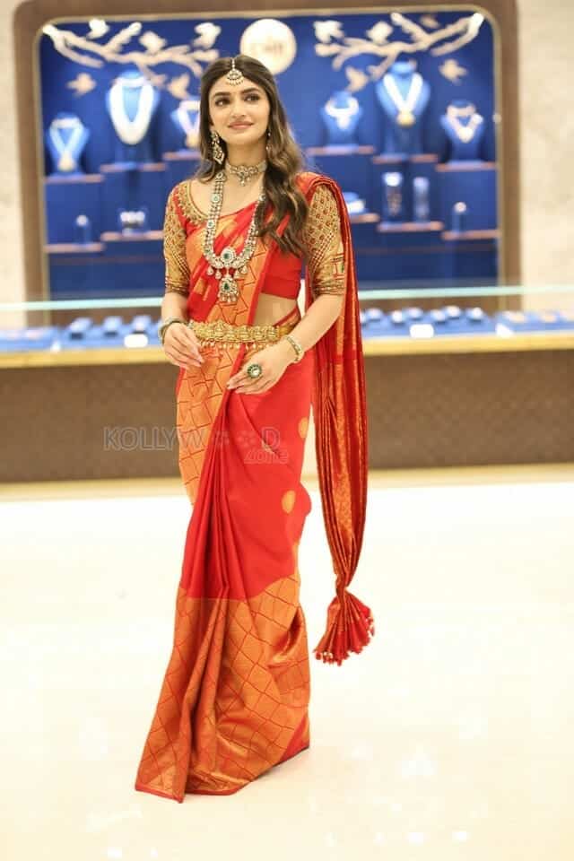 Actress Sreeleela at CMR Jewellery Showroom Launch in Hyderabad Photos 01