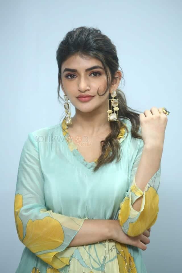 Actress Sreeleela at Dhamaka Movie Interview Stills 30