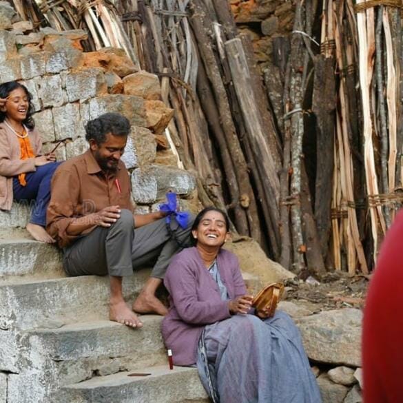 Akka Kuruvi Movie Review